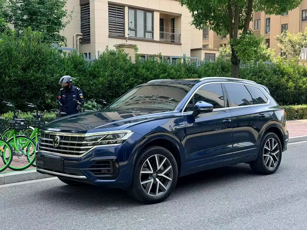Volkswagen Touareg 2021 — фото 1