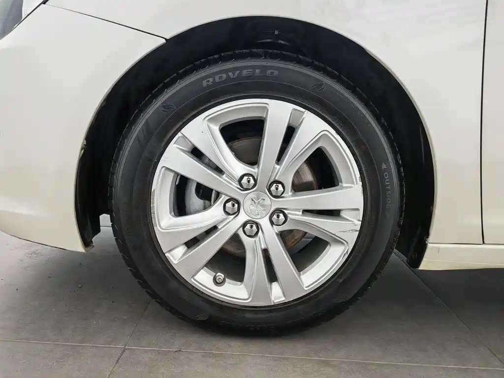 Peugeot 408 2015 — фото 17