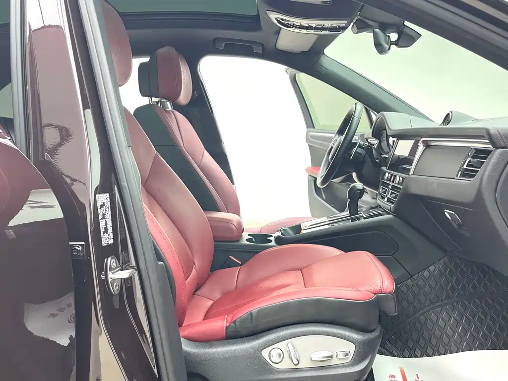 Porsche Macan 2023 — фото 10