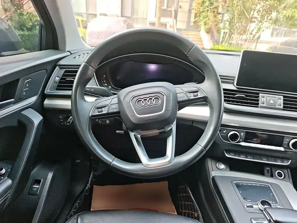 Audi Q5L 2021 — фото 11