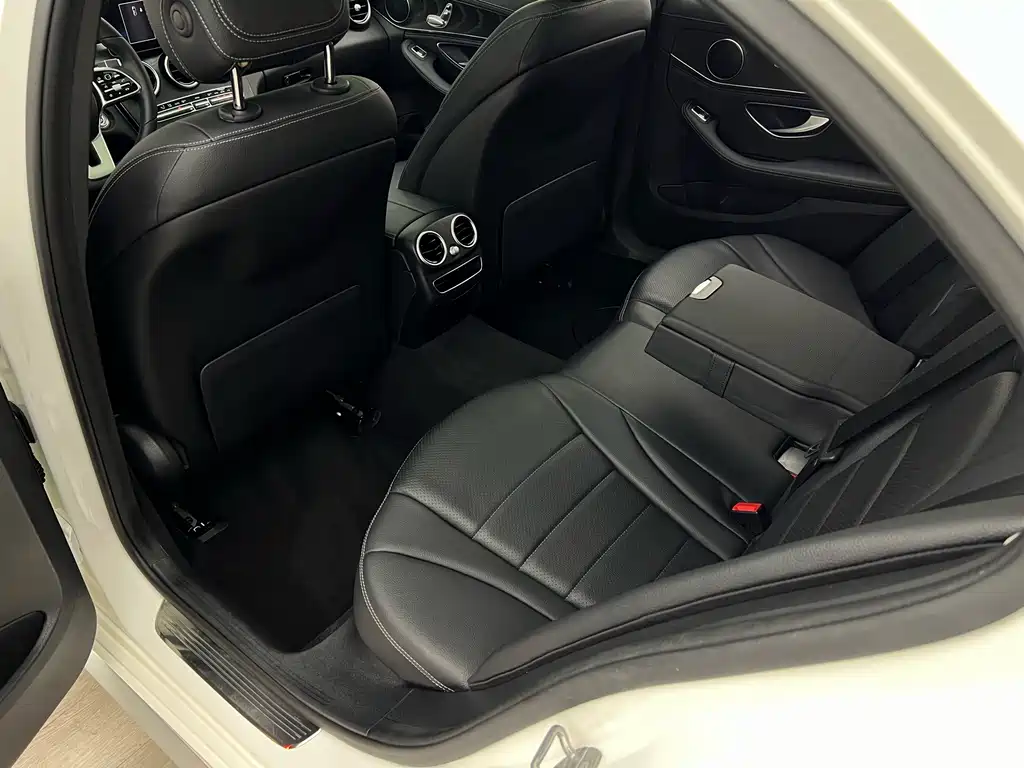 Mercedes-Benz C-Class 2018 — фото 12