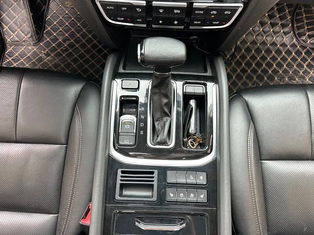 GAC Motor Trumpchi GS8 2016 — фото 19
