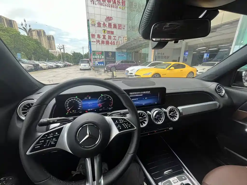 Mercedes-Benz GLB 2025