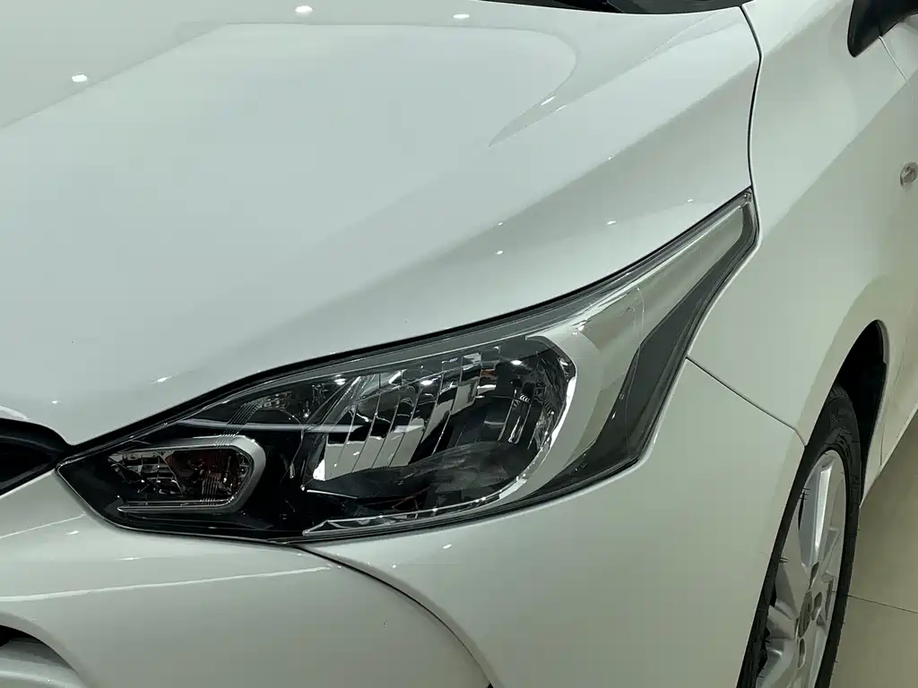 Toyota Yaris L 2018 — фото 4
