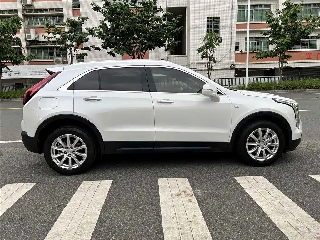 Cadillac XT4 2021 — фото 7