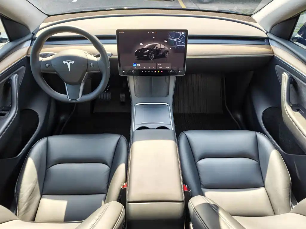 Tesla Model Y 2022 — фото 13