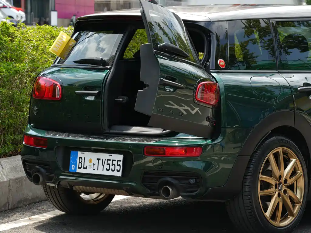 MINI Clubman 2018 — фото 17