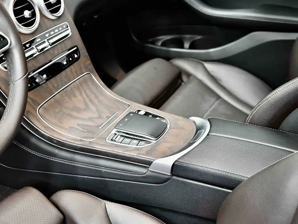 Mercedes-Benz GLC 2020 — фото 36
