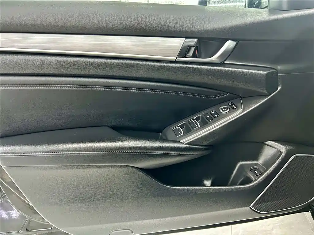 Honda Accord 2023 — фото 12
