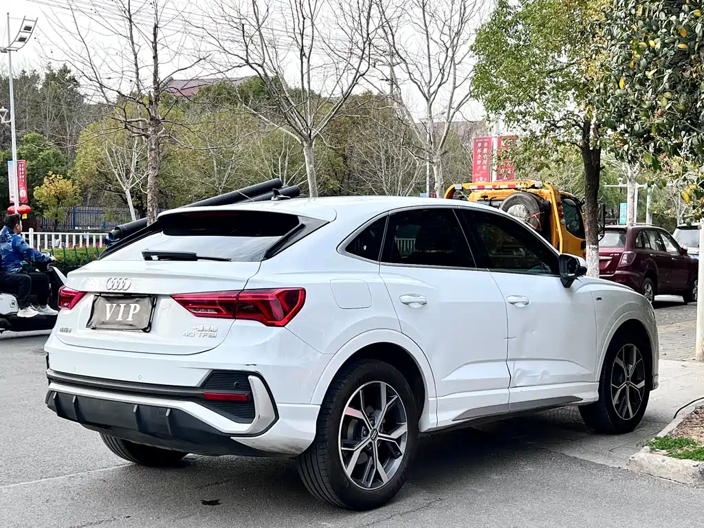 Audi Q3 Sportback 2020 — фото 12