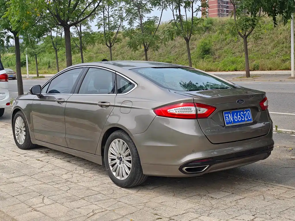 Ford Mondeo 2017 — фото 9