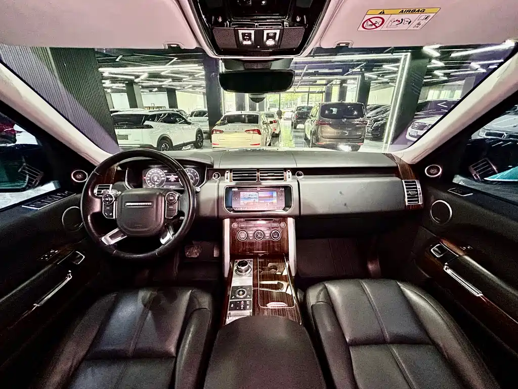Land Rover Range Rover 2018 — фото 28