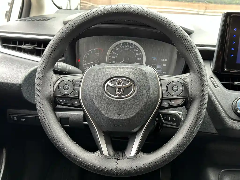 Toyota Corolla 2022 — фото 10