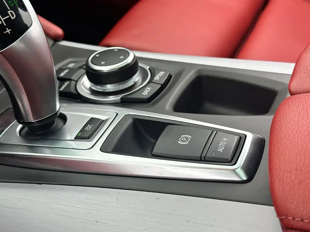 BMW X6 M 2013 — фото 24
