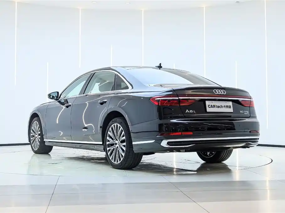 Audi A8 2023 — фото 7