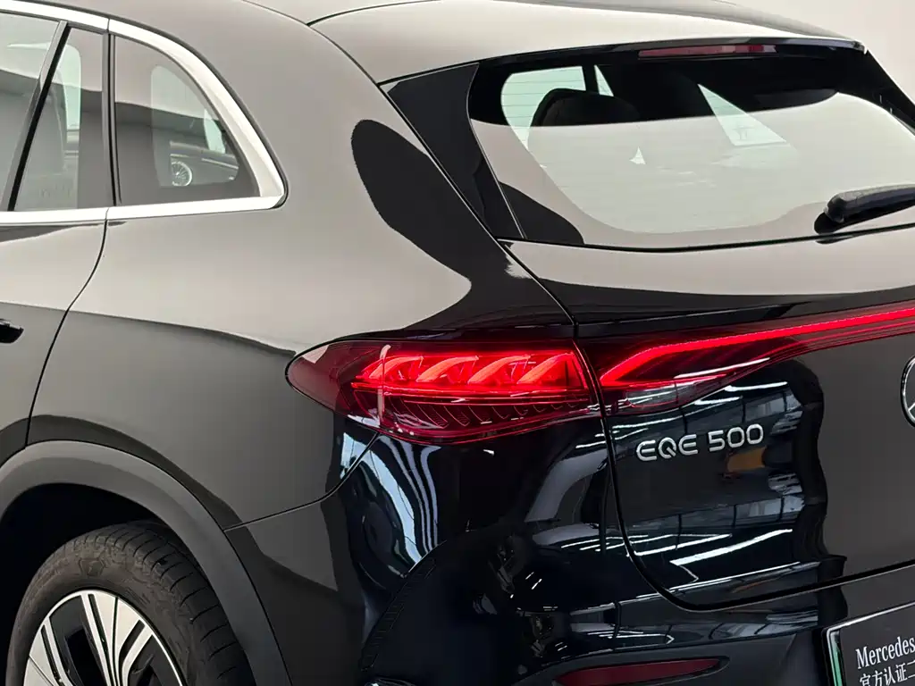 Mercedes-Benz EQE SUV 2025 — фото 19