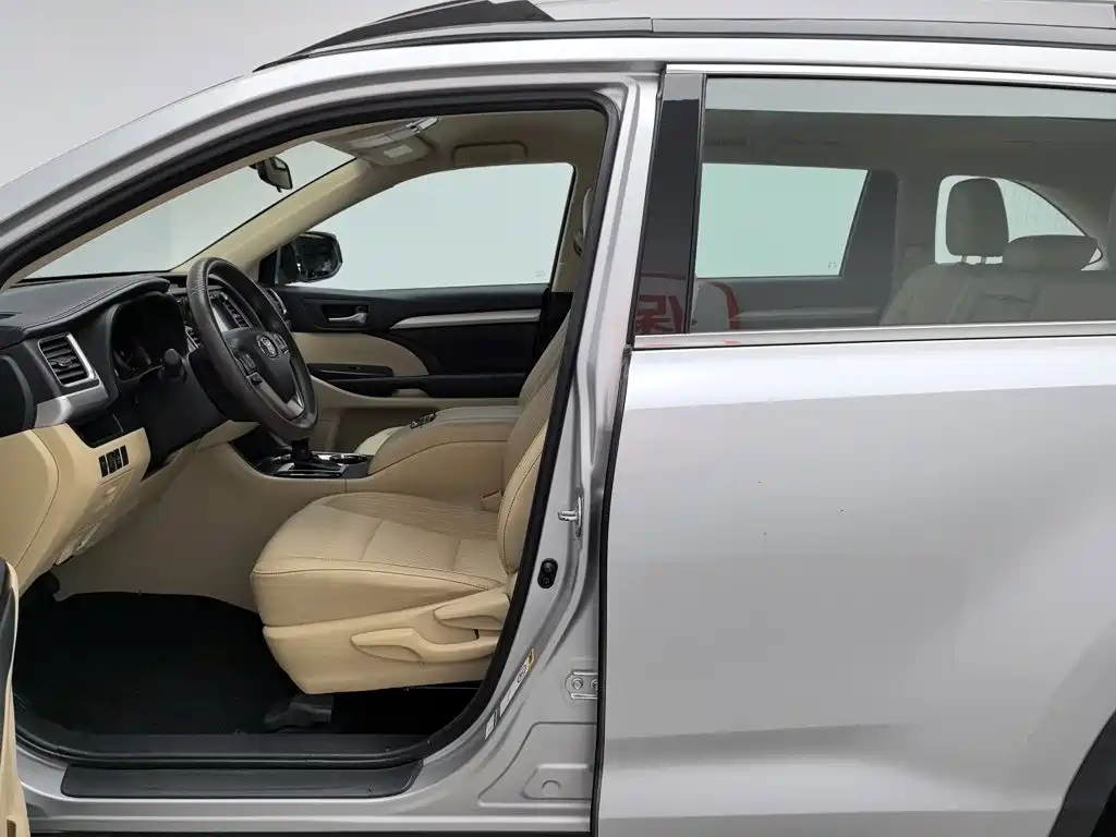 Toyota Highlander 2017 — фото 10