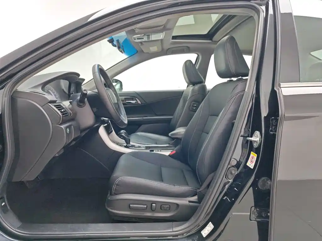 Honda Accord 2014 — фото 10