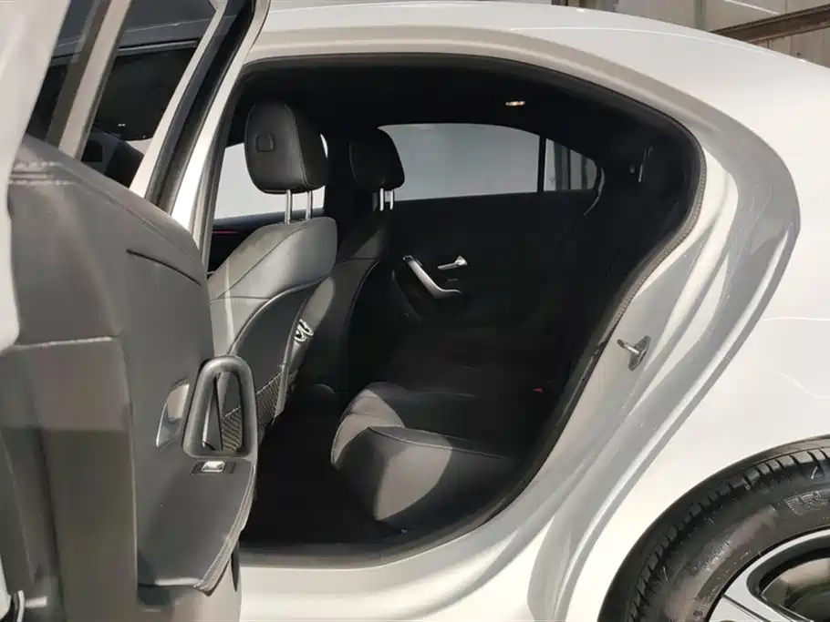 Mercedes-Benz A-Class 2022 — фото 11