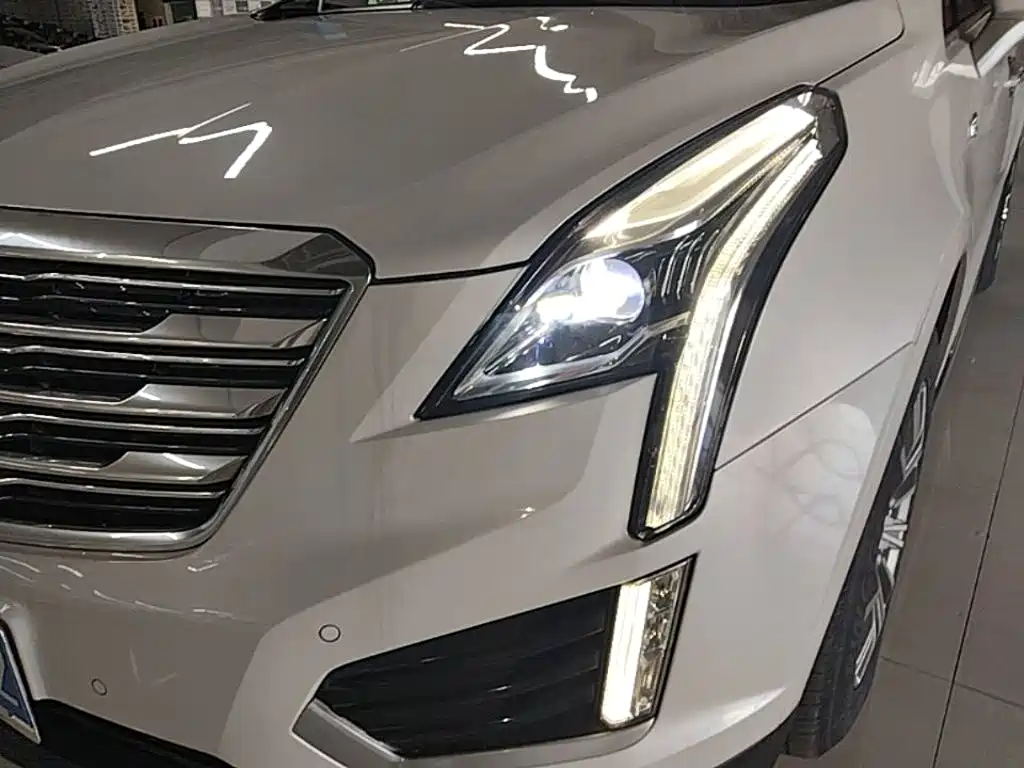 Cadillac XT5 2018 — фото 24
