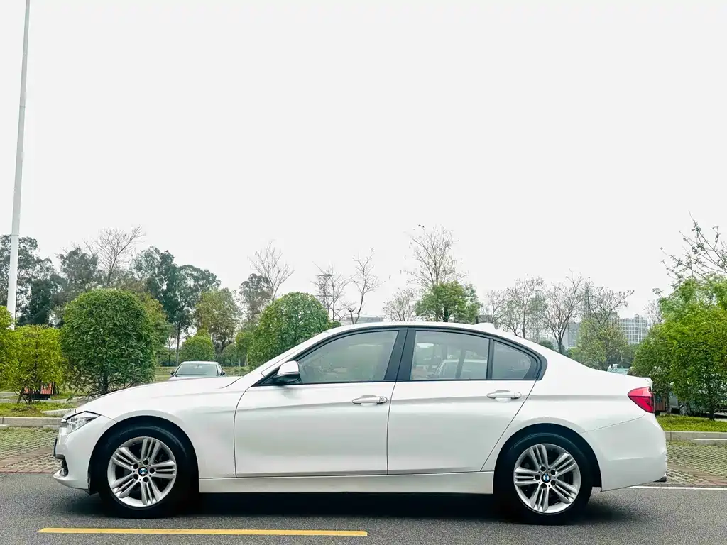BMW 3 Series 2017 — фото 8