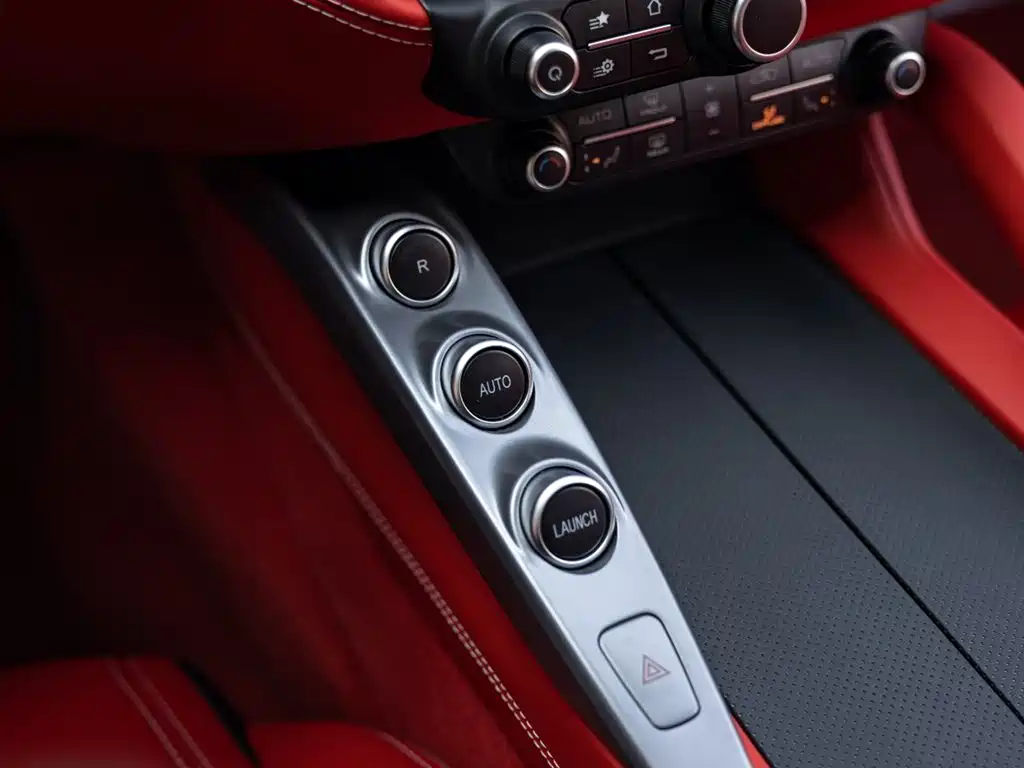 Ferrari GTC4Lusso 2019 — фото 14
