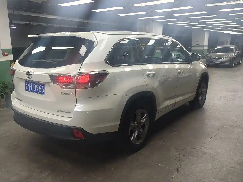 Toyota Highlander 2015 — фото 7