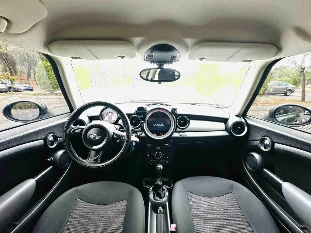 MINI Clubman 2010 — фото 15