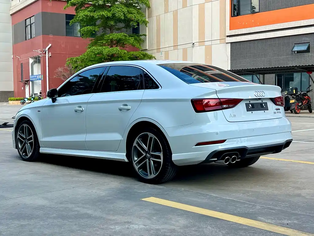 Audi A3 2017 — фото 3