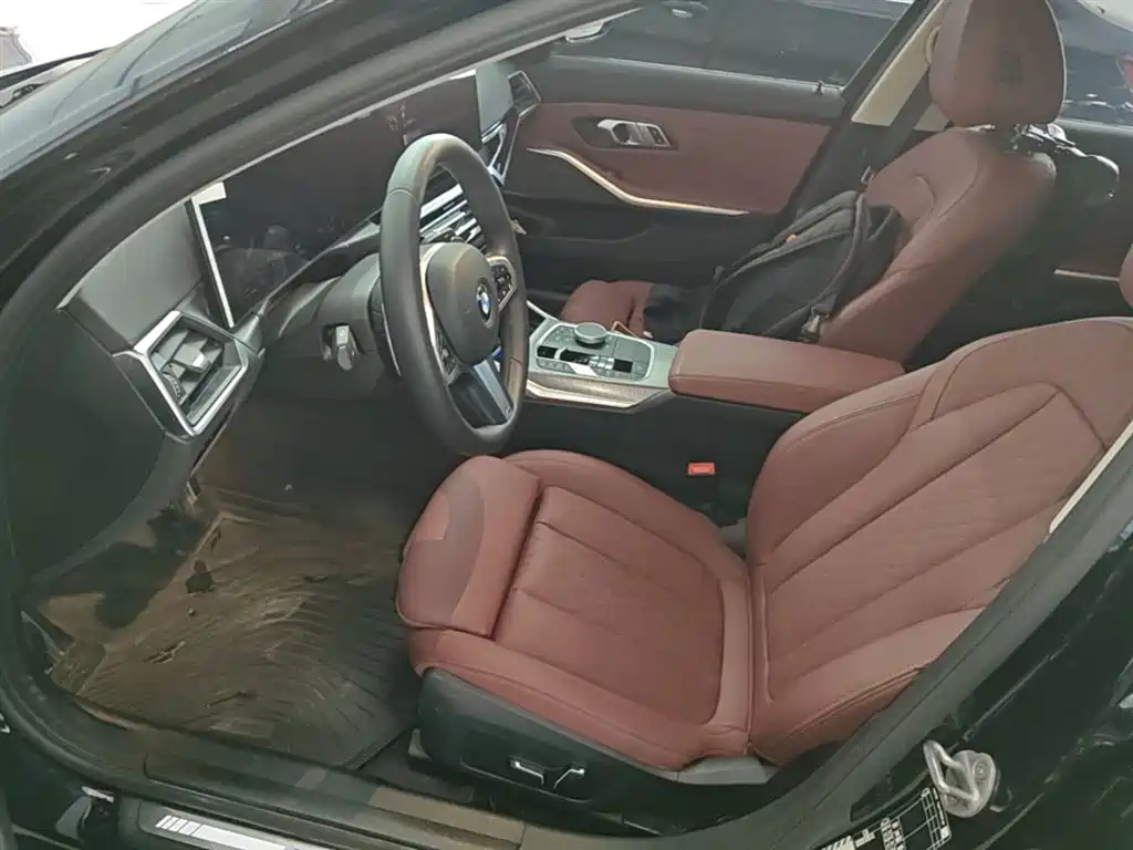 BMW 3 Series 2025 — фото 15