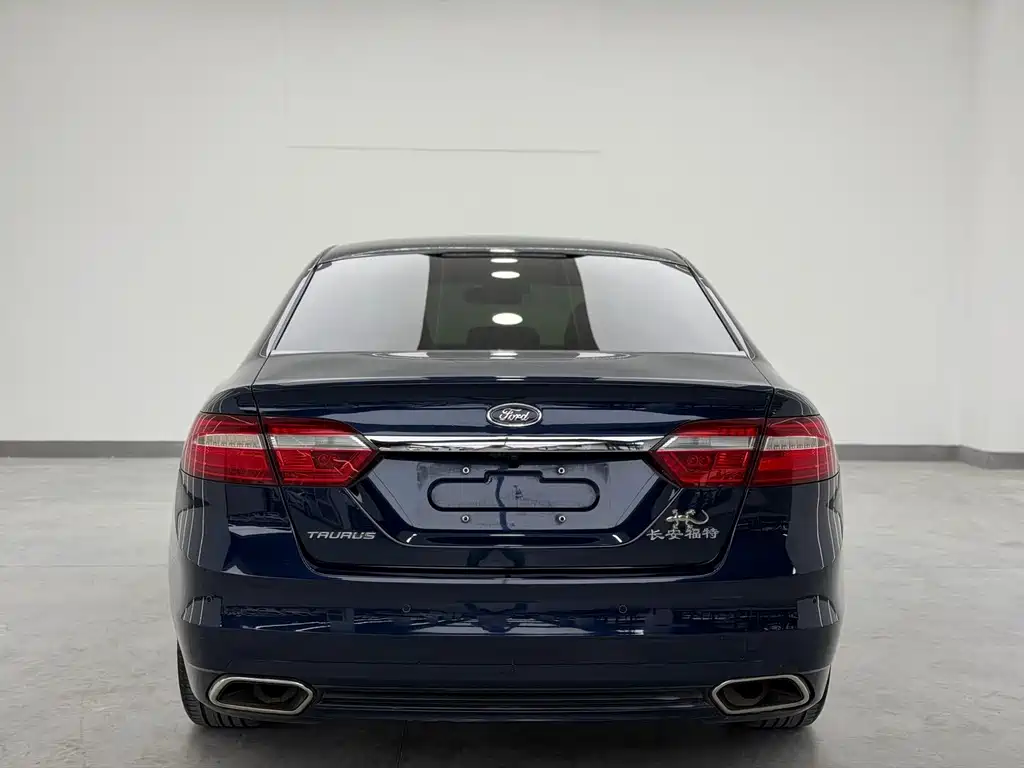 Ford Taurus 2016 — фото 10
