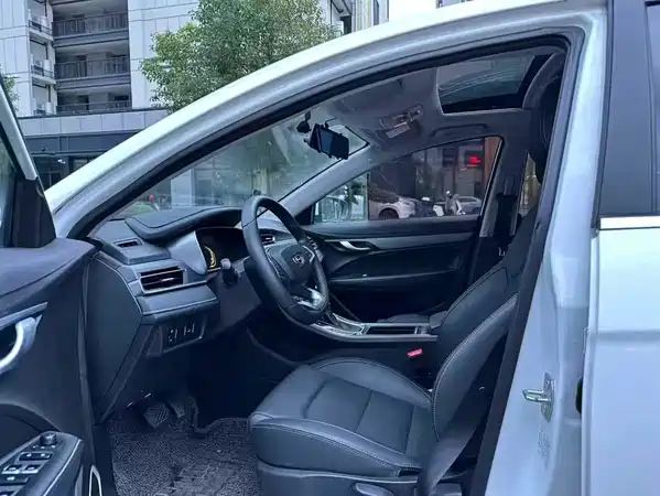 Geely Emgrand 2021