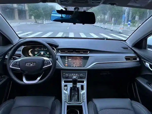 Geely Emgrand 2021