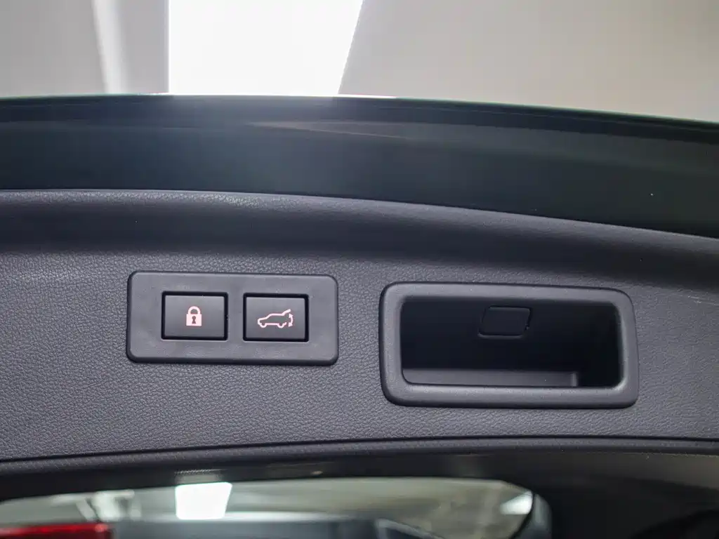 Subaru Forester 2022 — фото 19