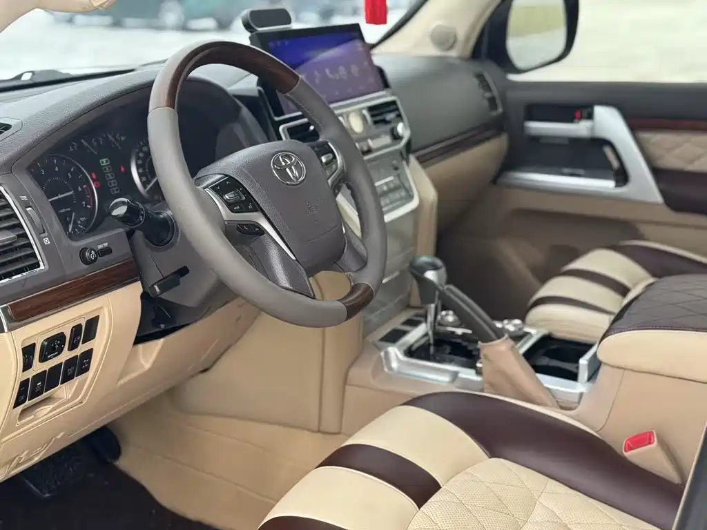 Toyota Land Cruiser 2016 — фото 4