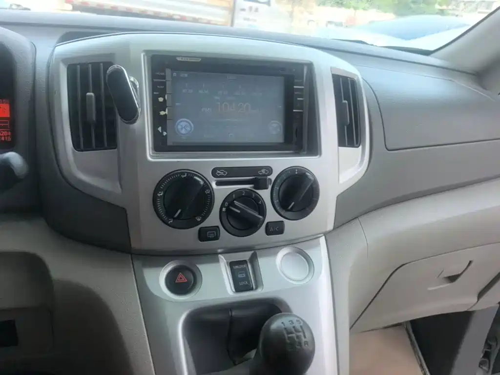Nissan NV200 2014 — фото 13