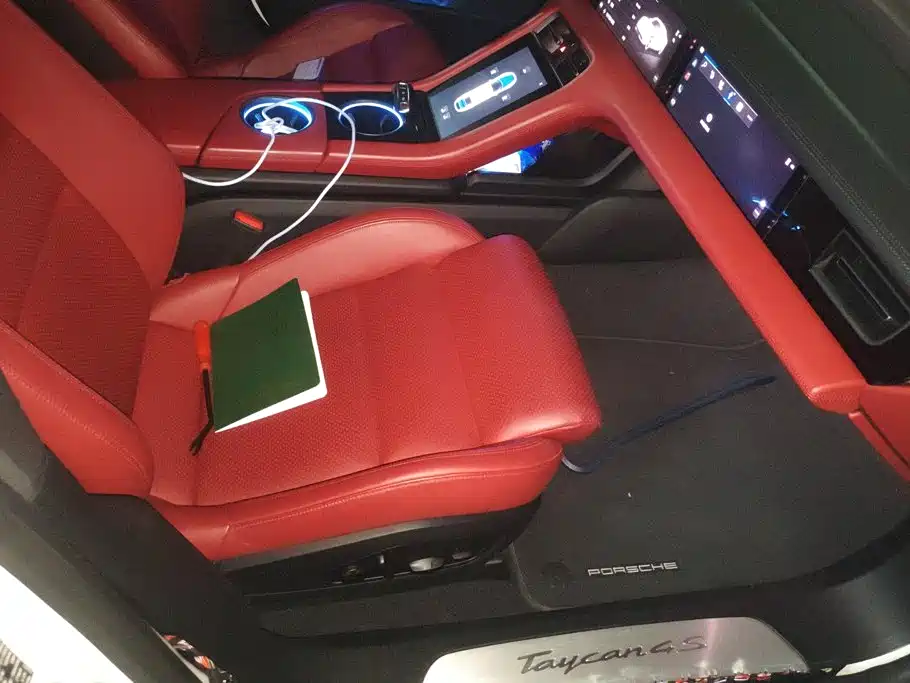 Porsche Taycan 2020 — фото 8