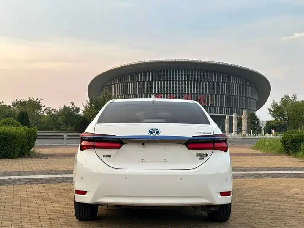 Toyota Corolla Dual Engine E+ 2020 — фото 5
