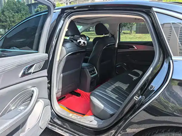 Hongqi H5 2024