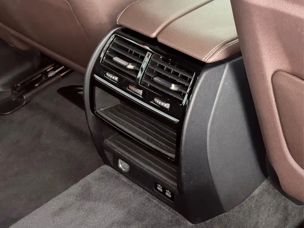 BMW 5 Series New Energy 2022 — фото 13