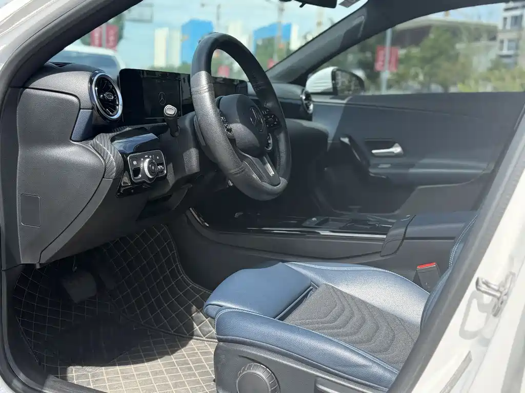 Mercedes-Benz A-Class 2020 — фото 3