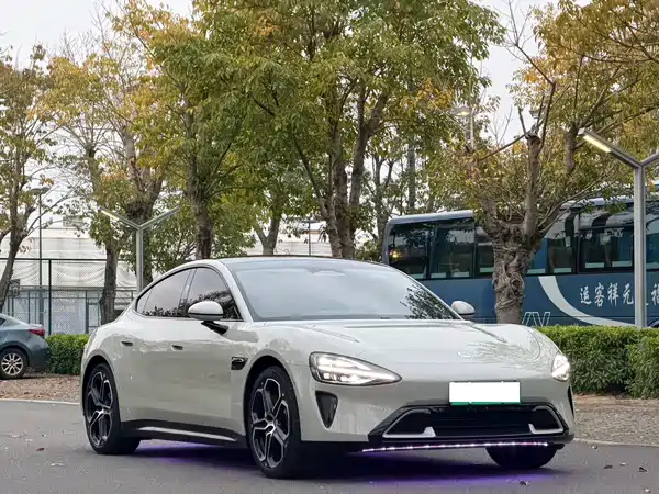 Xiaomi SU7 2025