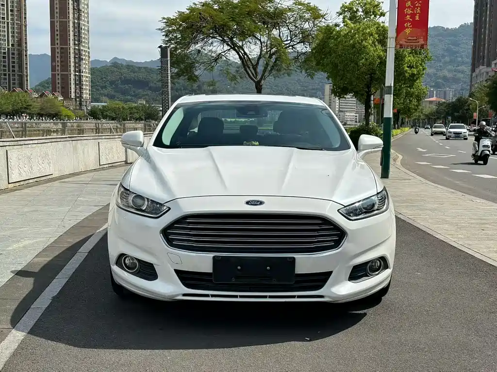 Ford Mondeo 2015 — фото 2