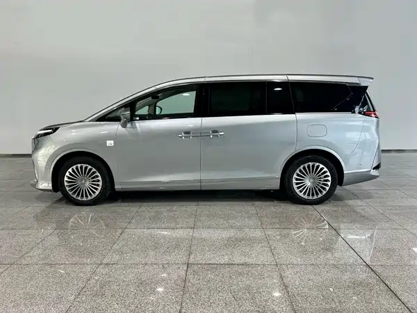 Arcfox Jihu asked V9 2026