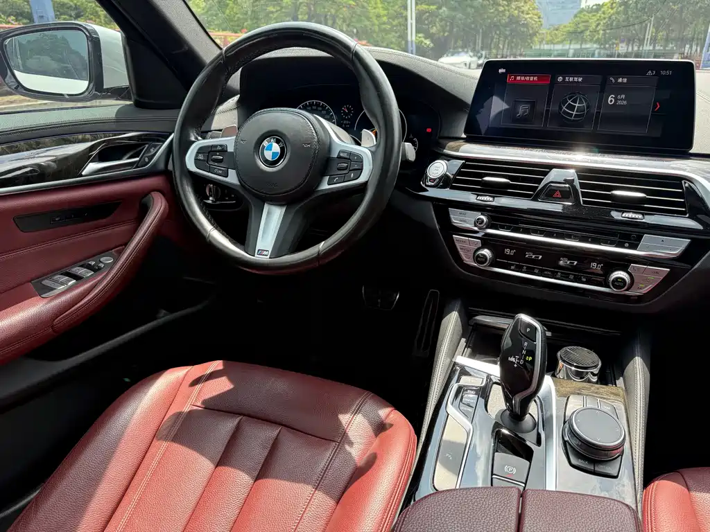 BMW 5 Series 2019 — фото 7