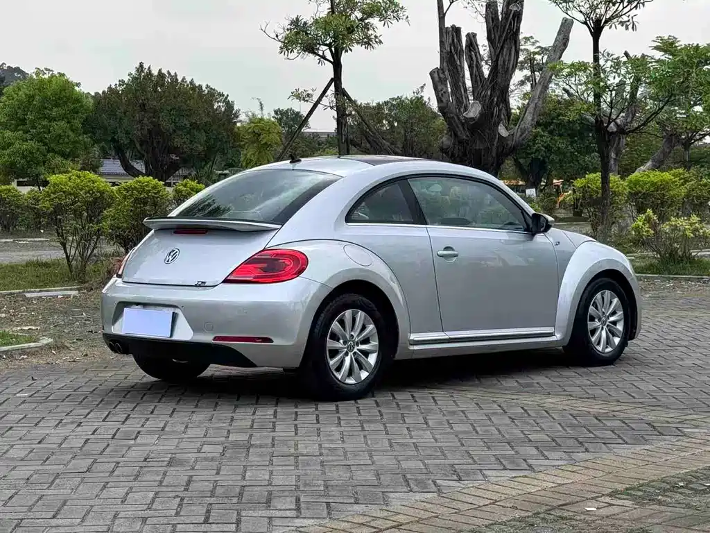 Volkswagen Beetle 2015 — фото 8