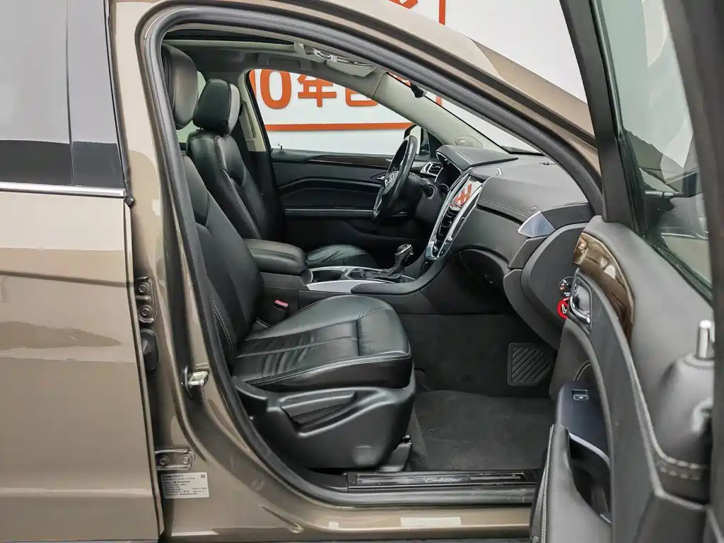 Cadillac SRX 2014 — фото 23