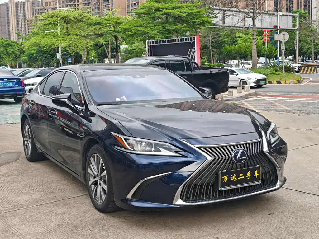 Lexus ES 2019 — фото 3