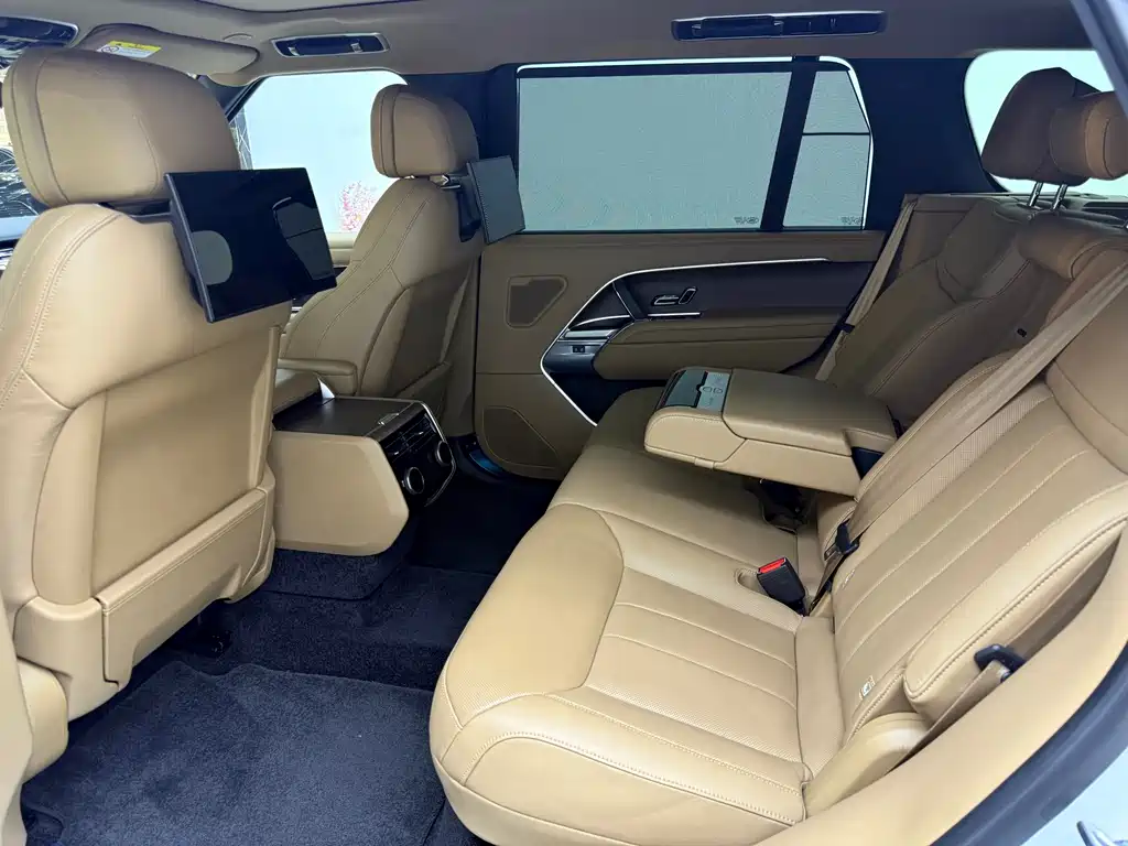 Land Rover Range Rover 2023 — фото 14