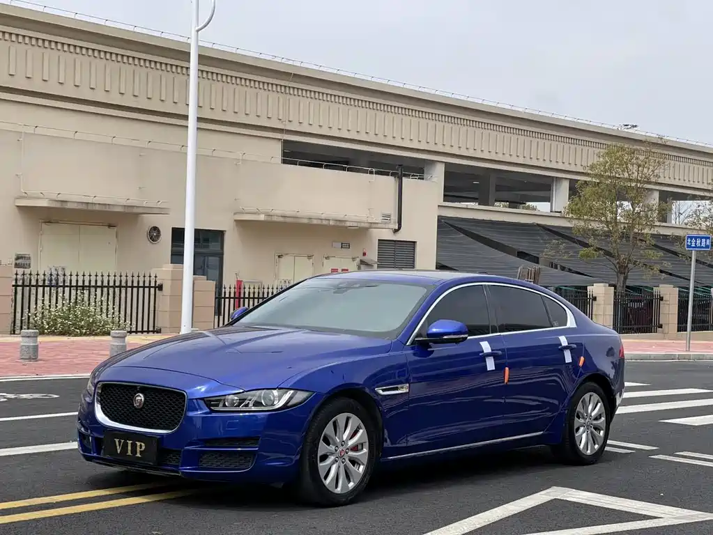 Jaguar XEL 2019 — фото 1